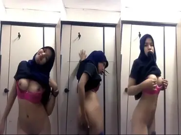 ABG Hijab Mesum Di Toilet Mall Terekam Kamera